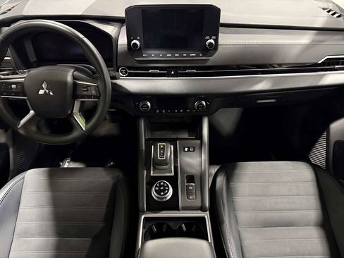 Used 2023 Mitsubishi Outlander SE AWD/4WD image 33