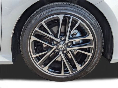 Used 2025 Toyota Camry XLE image 11