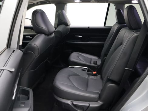 Certified 2024 Toyota Grand Highlander AWD image 18