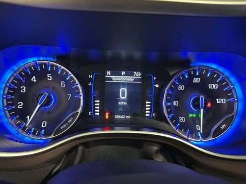 Used 2023 Chrysler Voyager LX FWD image 32