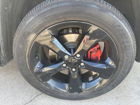 Used 2023 Jeep Grand Cherokee L Laredo image 5