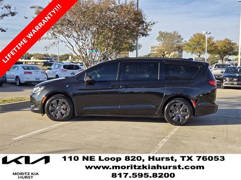 Used 2020 Chrysler Pacifica Limited w/ Advanced Safetytec Group image 12
