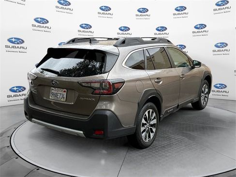 Used 2023 Subaru Outback Limited image 4