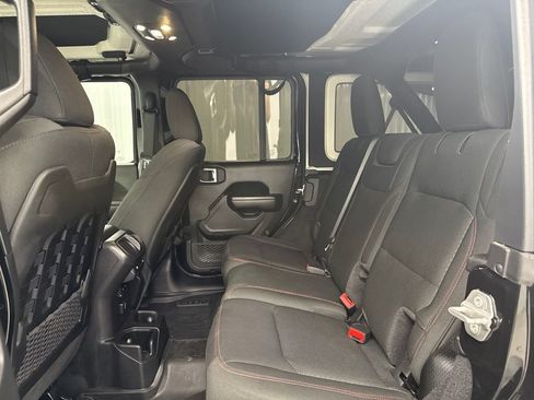 Used 2021 Jeep Wrangler Unlimited Rubicon AWD/4WD image 11