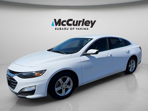 Used 2024 Chevrolet Malibu LT FWD image 1