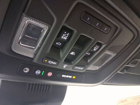 Used 2024 GMC Sierra 1500 Denali Ultimate image 16