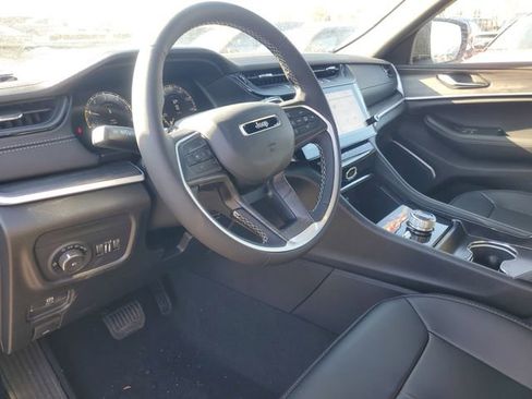 New 2026 Jeep Grand Cherokee Limited w/ Limited Altitude Package AWD/4WD image 11