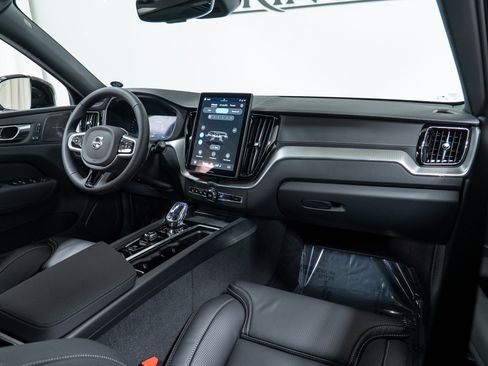 New 2026 Volvo XC60 B5 Ultra w/ Climate Package image 14
