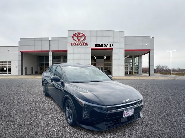 Used 2025 Kia K4 FWD image 1