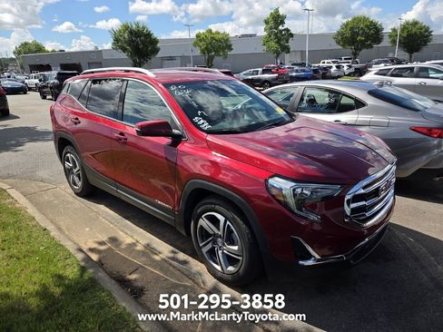 Used 2020 GMC Terrain SLT w/ Preferred Package FWD image 2
