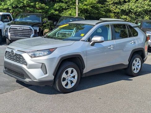 Used 2021 Toyota RAV4 LE FWD image 3