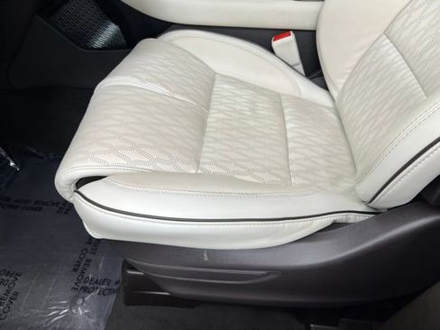 Used 2024 Lincoln Aviator Black Label AWD/4WD image 15