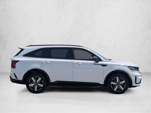 Used 2023 Kia Sorento S w/ Panoramic Sunroof Package FWD image 4