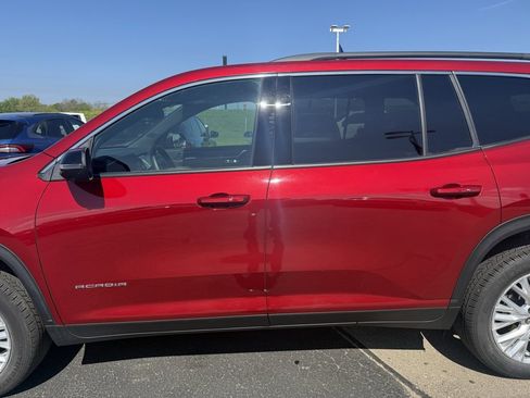 Used 2024 GMC Acadia Elevation image 35