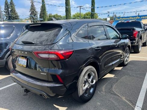Used 2023 Ford Escape ST-Line Select w/ Tech Pack #2 AWD/4WD image 10