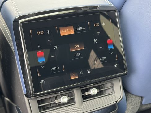 New 2026 Cadillac Vistiq Premium Luxury image 13