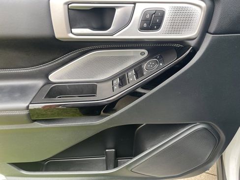 Used 2024 Ford Explorer ST w/ Technology Package image 19