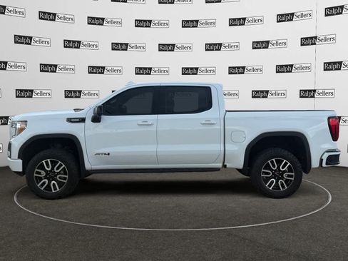 Used 2022 GMC Sierra 1500 AT4 w/ AT4 Premium Package AWD/4WD image 3