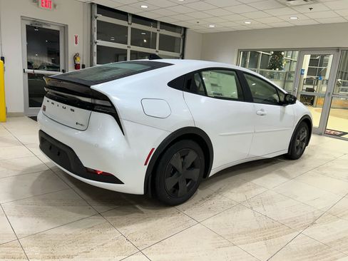 New 2026 Toyota Prius Plug-In Hybrid image 6