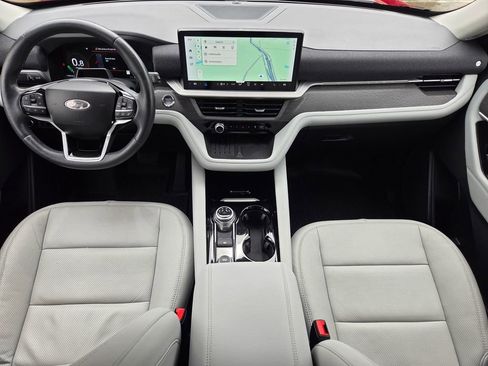 Used 2025 Ford Explorer Platinum w/ Ultimate Package RWD image 9