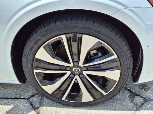 Certified 2023 Volvo S60 B5 Ultimate w/ Protection Package Premier FWD image 9