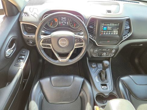 Used 2019 Jeep Cherokee Latitude Plus w/ Comfort/Convenience Group AWD/4WD image 8