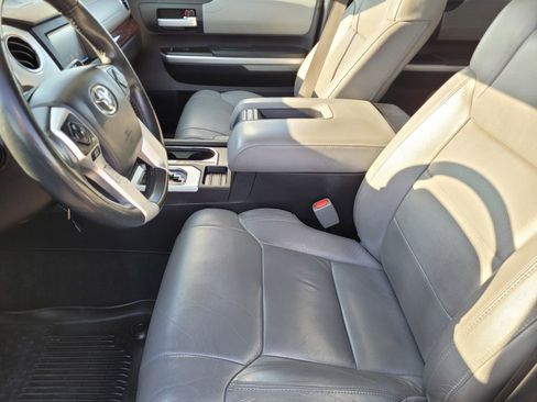 Used 2017 Toyota Tundra Limited w/ Limited Premium Package RWD image 16