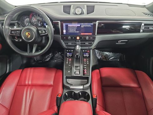 Certified 2025 Porsche Macan AWD/4WD image 13