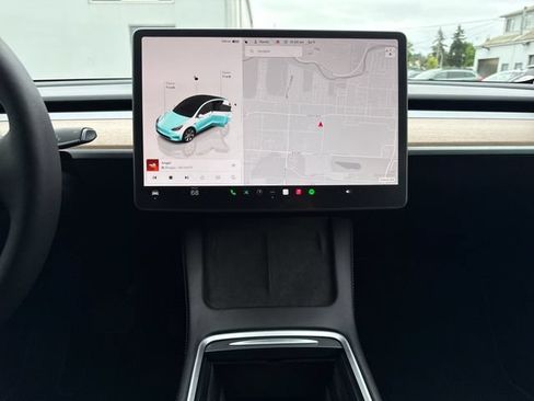 Used 2023 Tesla Model Y Long Range AWD/4WD image 23