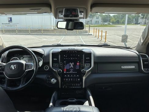 Used 2019 RAM 1500 Laramie AWD/4WD image 43