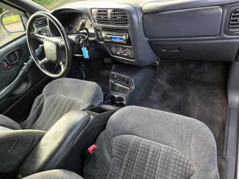 Used 2000 Chevrolet S10 Pickup 4x4 Extended Cab w/ Preferred Equipment Group image 13