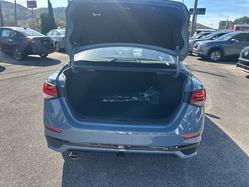 New 2025 Nissan Sentra SR image 11