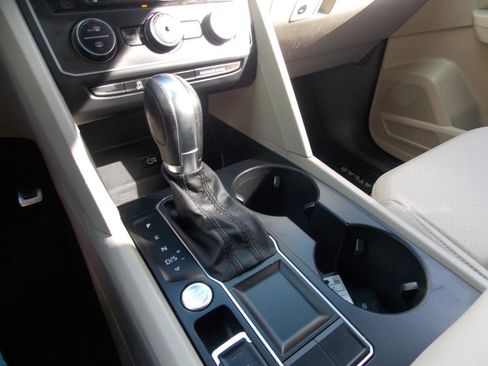 Used 2018 Volkswagen Atlas SE image 14