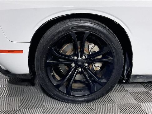 Used 2022 Dodge Challenger R/T RWD image 12
