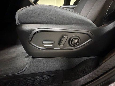 Certified 2025 Jeep Grand Cherokee L Laredo w/ Luxury Tech Group I AWD/4WD image 17