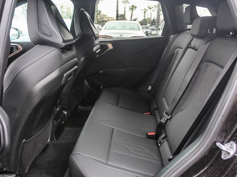 Certified 2025 BMW X3 xDrive30i w/ Convenience Package image 18