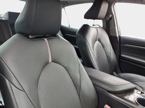 Used 2021 Toyota Camry XSE image 19