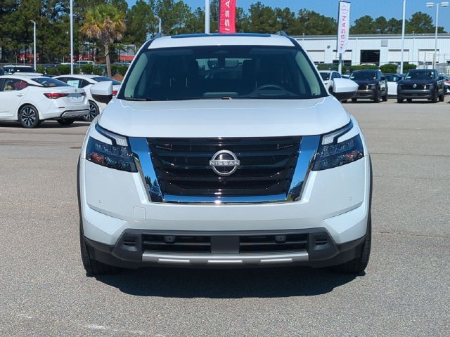 Used 2025 Nissan Pathfinder Platinum AWD/4WD image 8