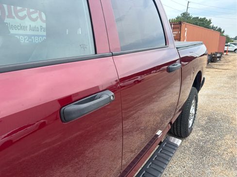 Used 2024 RAM 2500 Tradesman w/ Chrome Appearance Group AWD/4WD image 14