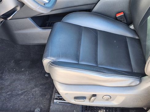 Used 2021 Nissan Rogue SL w/ Premium Package image 8