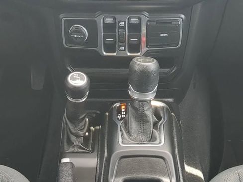 Used 2020 Jeep Wrangler Unlimited Sport S AWD/4WD image 17