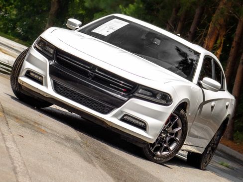 Used 2018 Dodge Charger GT image 22