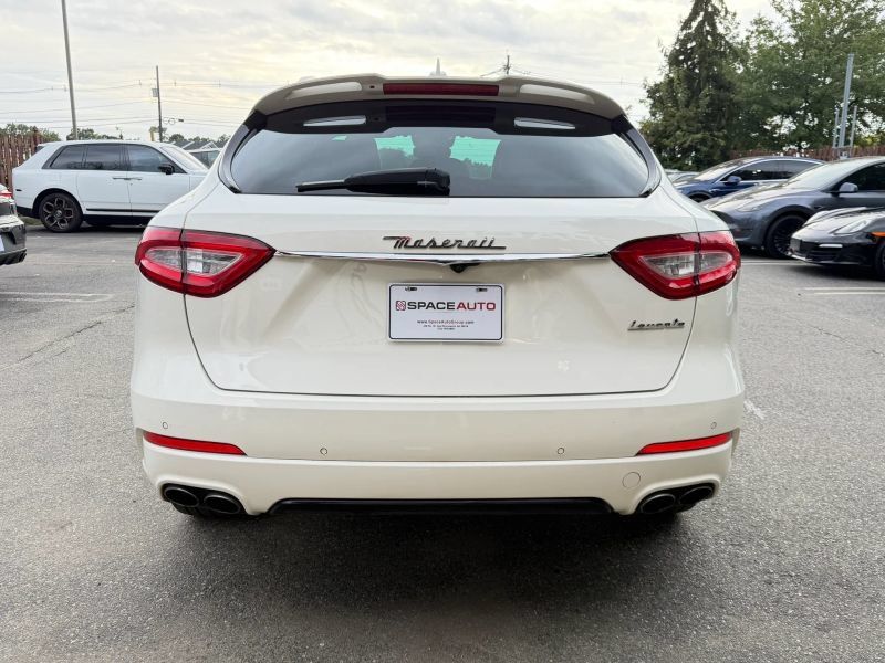 Used 2017 Maserati Levante w/ Sport Package AWD/4WD image 7