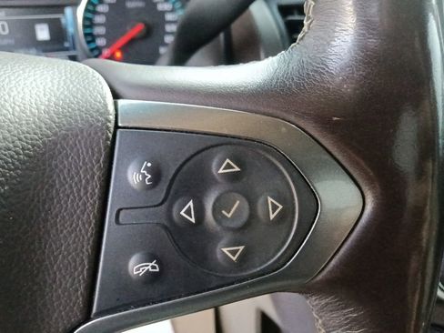 Used 2018 Chevrolet Suburban LT AWD/4WD image 21