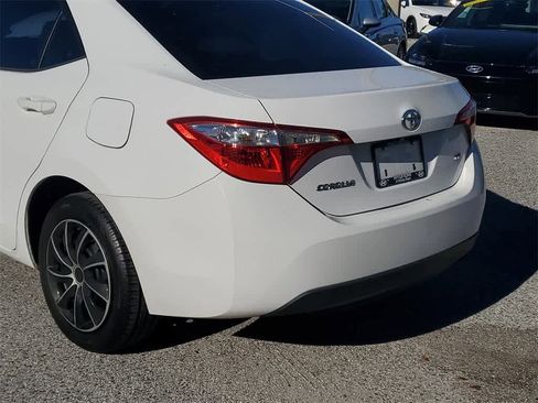 Used 2015 Toyota Corolla LE image 8