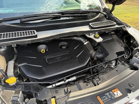 Used 2018 Ford Escape Titanium w/ Ford Safe & Smart Package image 31