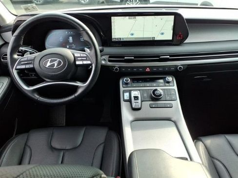 Used 2024 Hyundai Palisade SEL FWD image 2