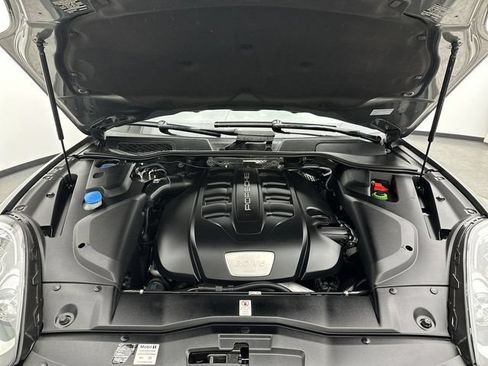 Used 2015 Porsche Cayenne Diesel AWD/4WD image 26