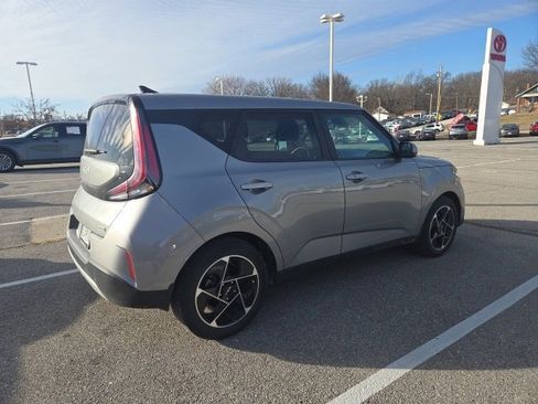 Used 2023 Kia Soul EX image 4