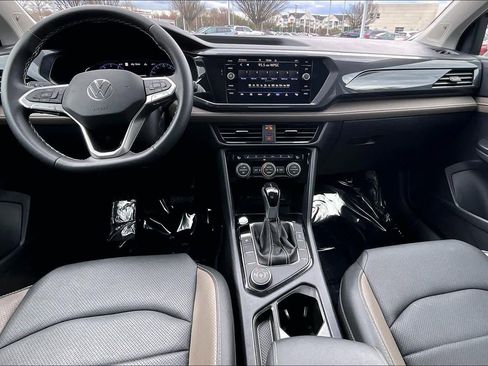 Used 2023 Volkswagen Taos SEL image 16